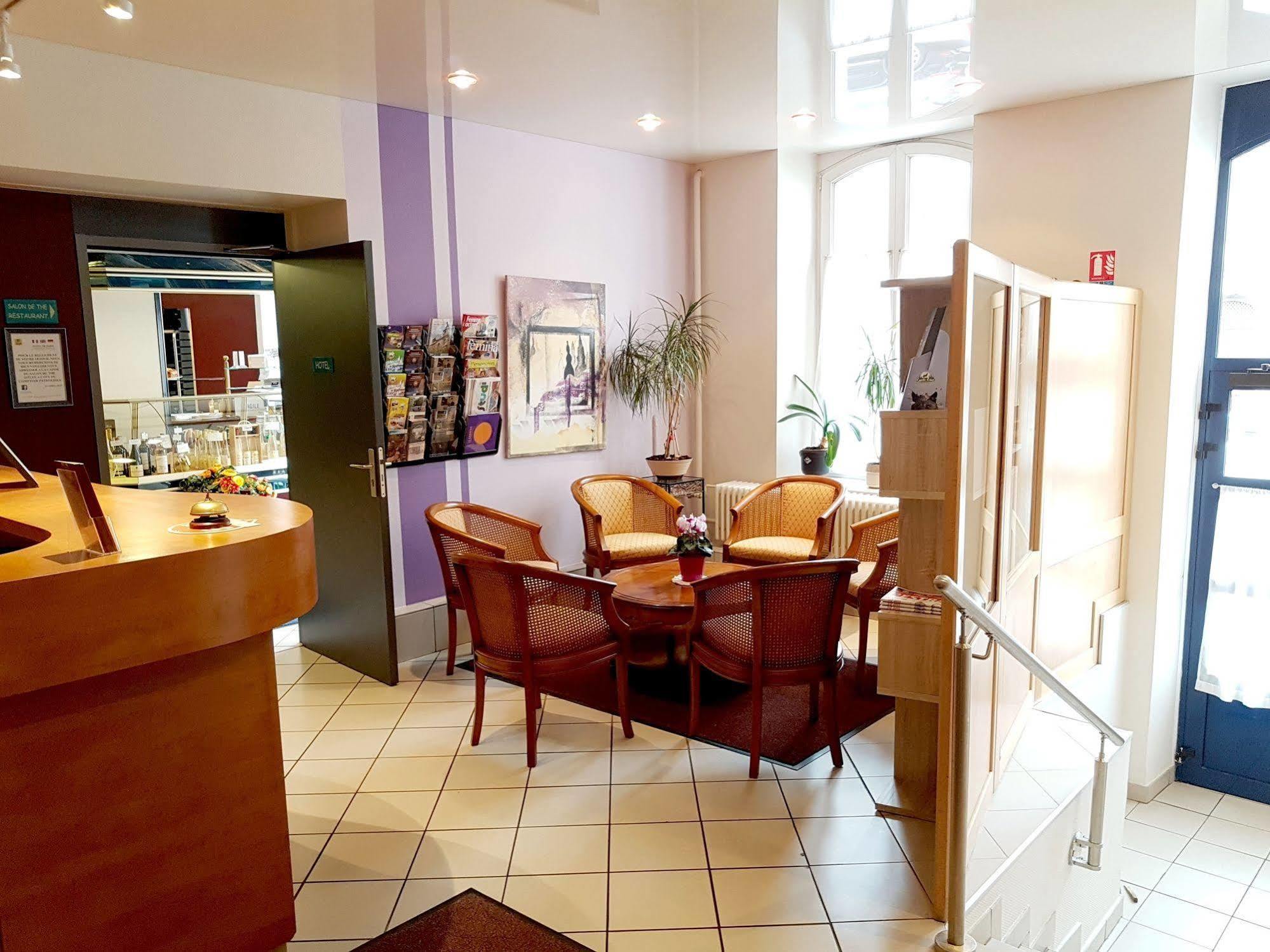Logis Hotel De Paris Saint-Avold Exteriör bild